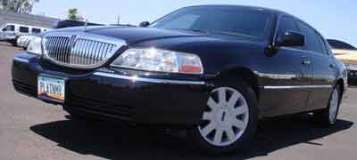 LINCOLN TOWN CAR SEDAN