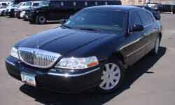 LINCOLN TOWN CAR SEDAN 2